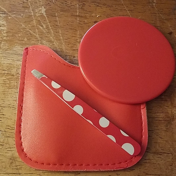 Red Polka Mirror, Tweezers in Case 3" - Picture 2 of 2